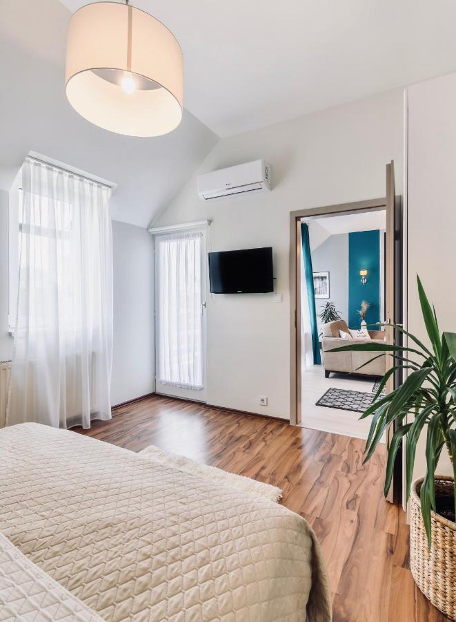 Monarchia Apartman Grand Mosonmagyaróvár Buitenkant foto