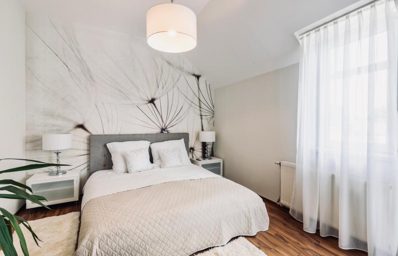 Monarchia Apartman Grand Mosonmagyaróvár Buitenkant foto