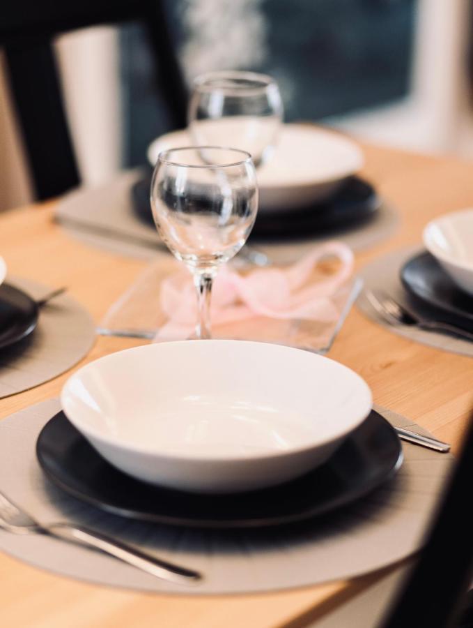Monarchia Apartman Grand Mosonmagyaróvár Buitenkant foto
