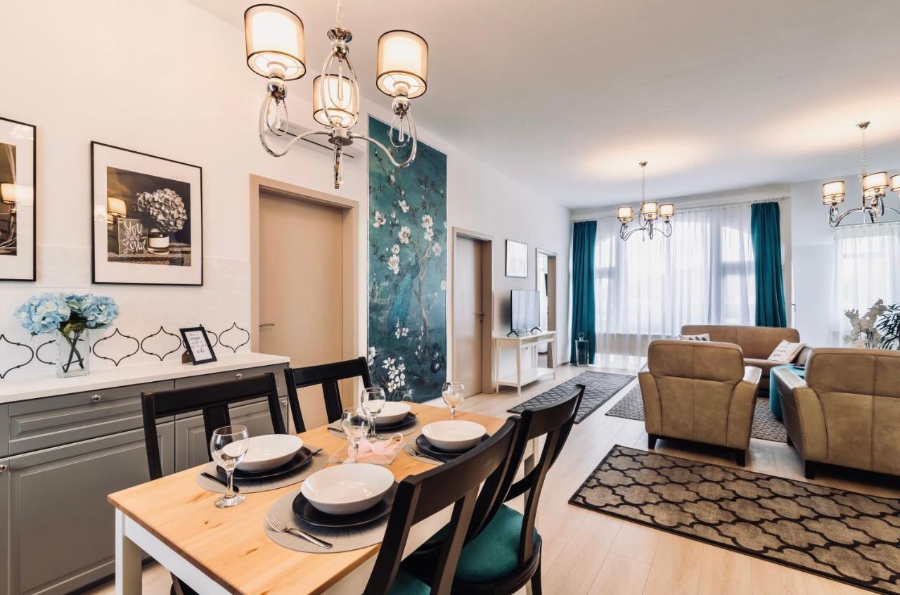 Monarchia Apartman Grand Mosonmagyaróvár Buitenkant foto